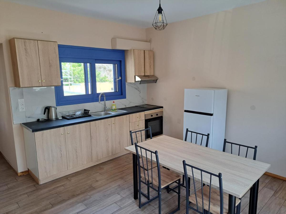 Blue Moon Apartment Agia Efimia Bagian luar foto