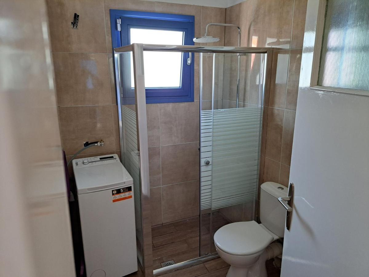 Blue Moon Apartment Agia Efimia Bagian luar foto