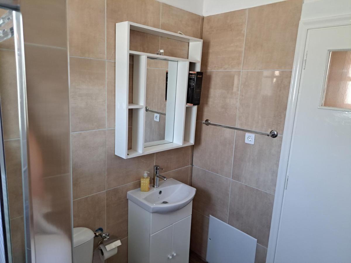 Blue Moon Apartment Agia Efimia Bagian luar foto